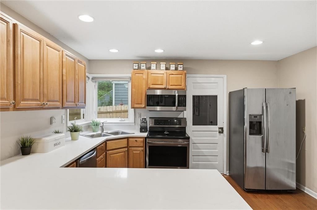 5440 Birch Street — photo 10