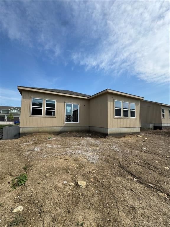 19627 W 195th Place, Spring Hill, KS: listing photo 3