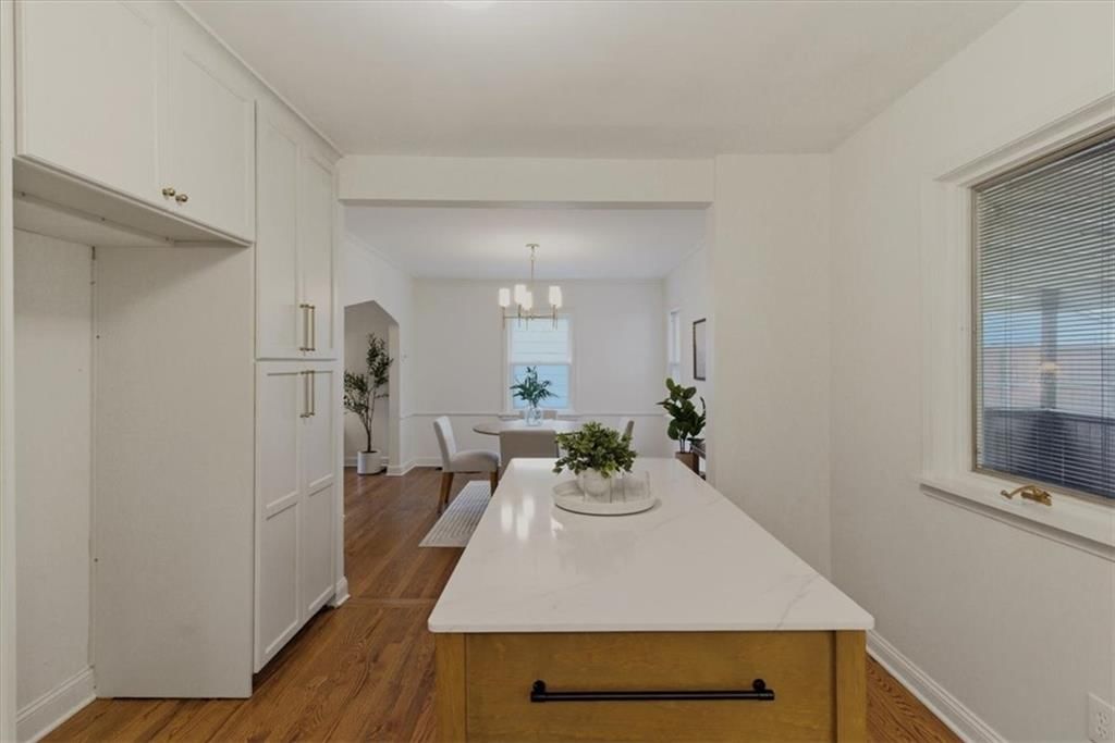 239 E 73rd Terrace — photo 13