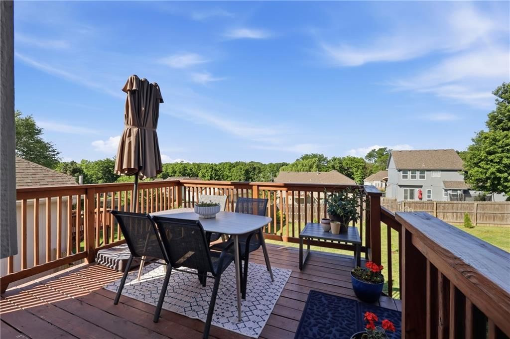 1130 N GLENVIEW Avenue — photo 16
