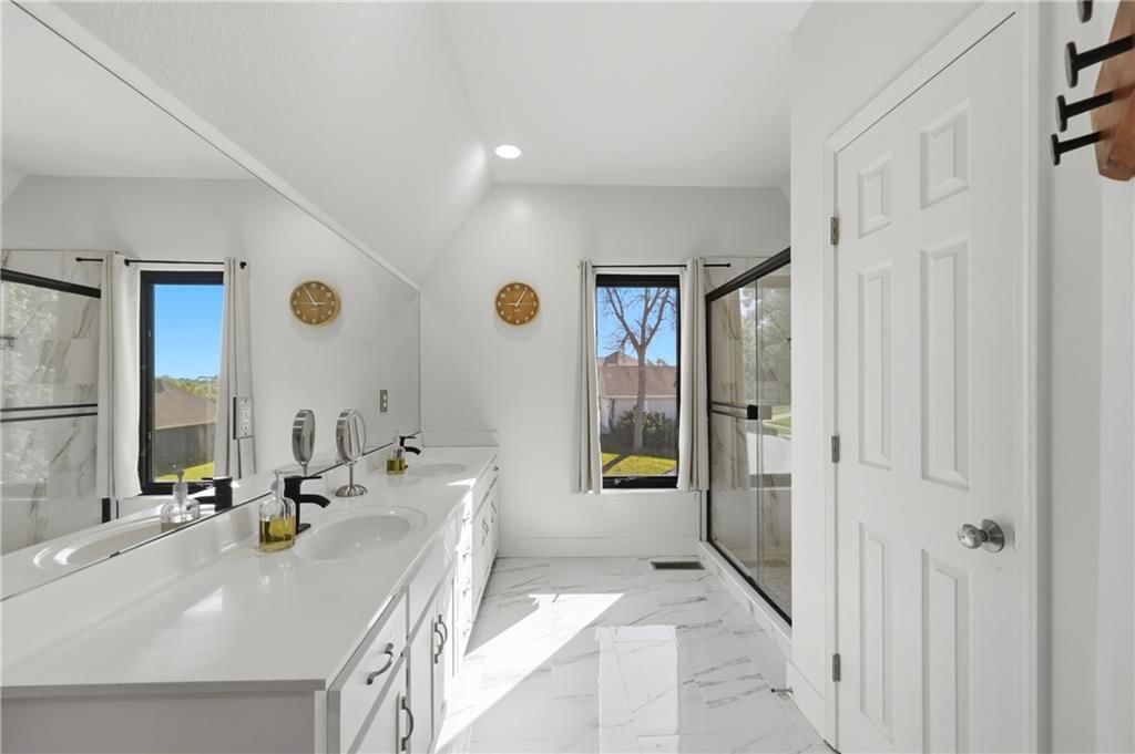 1130 N GLENVIEW Avenue — photo 28