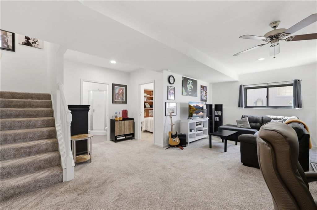 1130 N GLENVIEW Avenue — photo 30