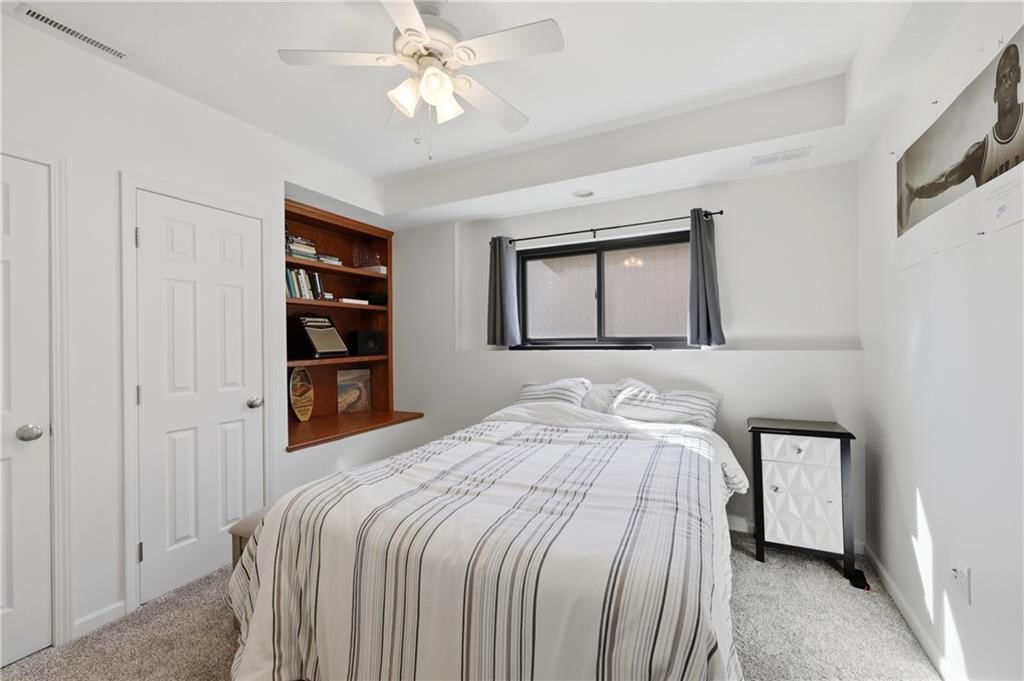 1130 N GLENVIEW Avenue — photo 35