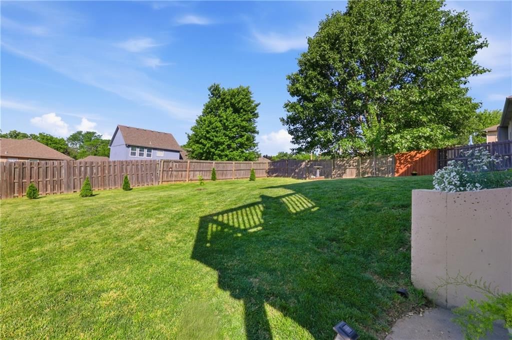 1130 N GLENVIEW Avenue — photo 37