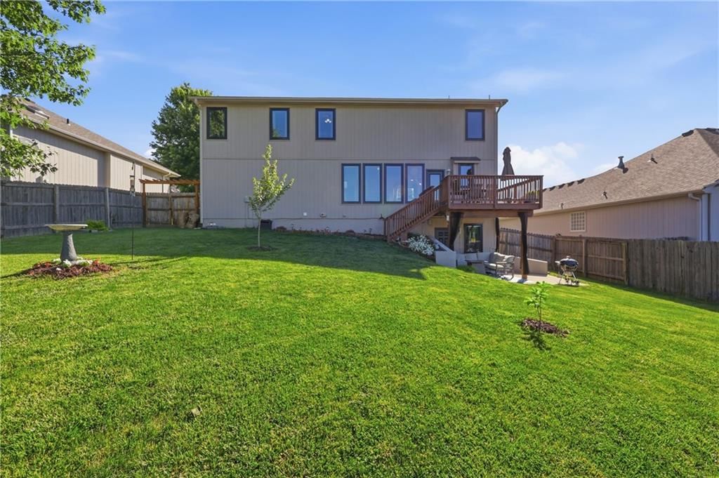 1130 N GLENVIEW Avenue — photo 39