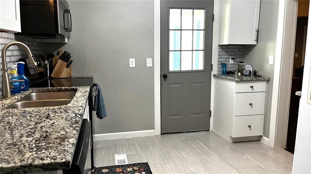 117 S Elm Street — photo 16
