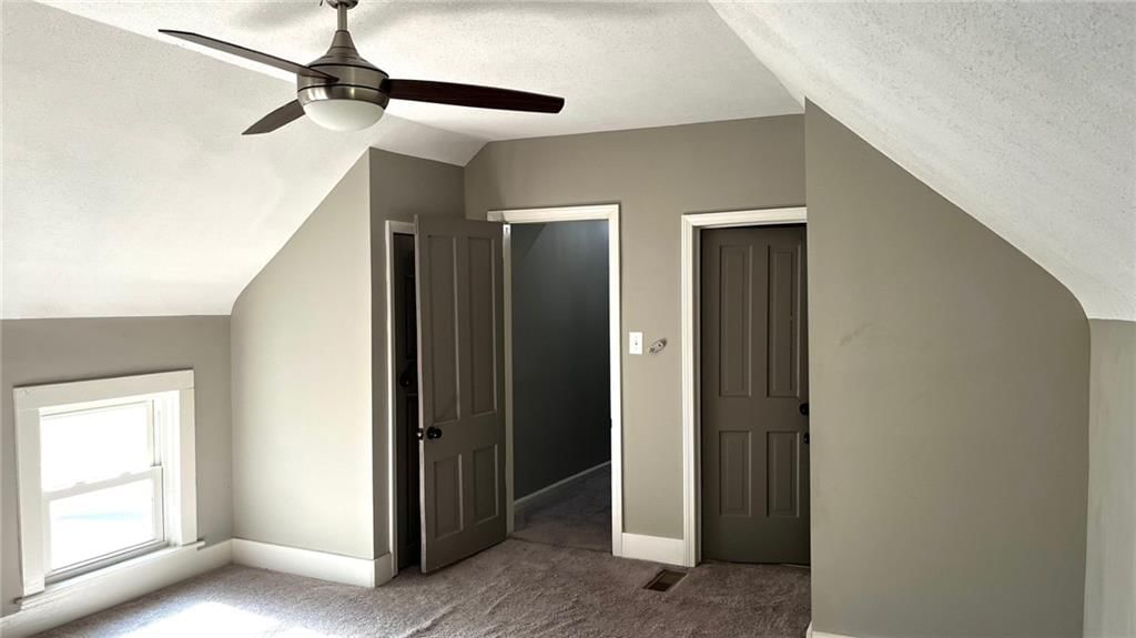 117 S Elm Street — photo 32