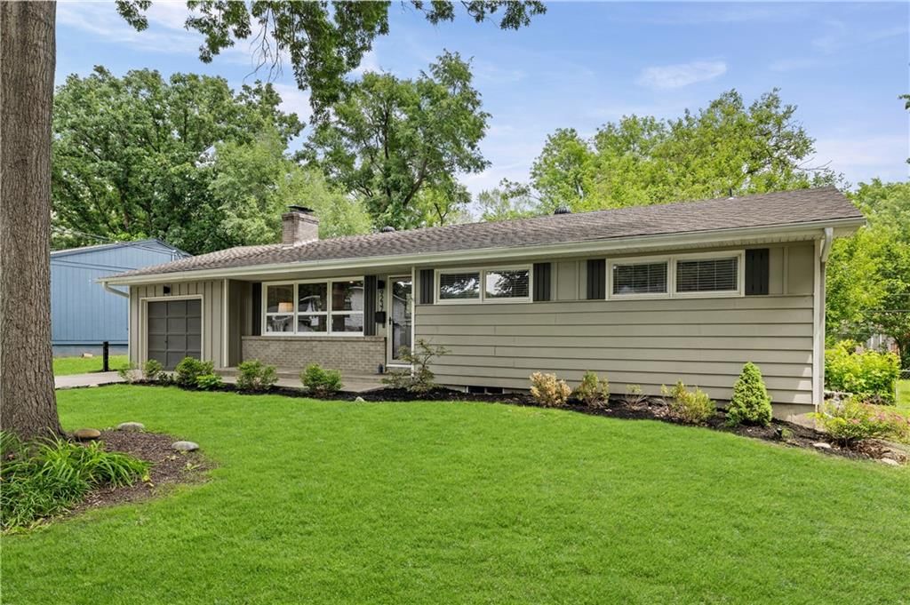 9237 Hardy Street — photo 2