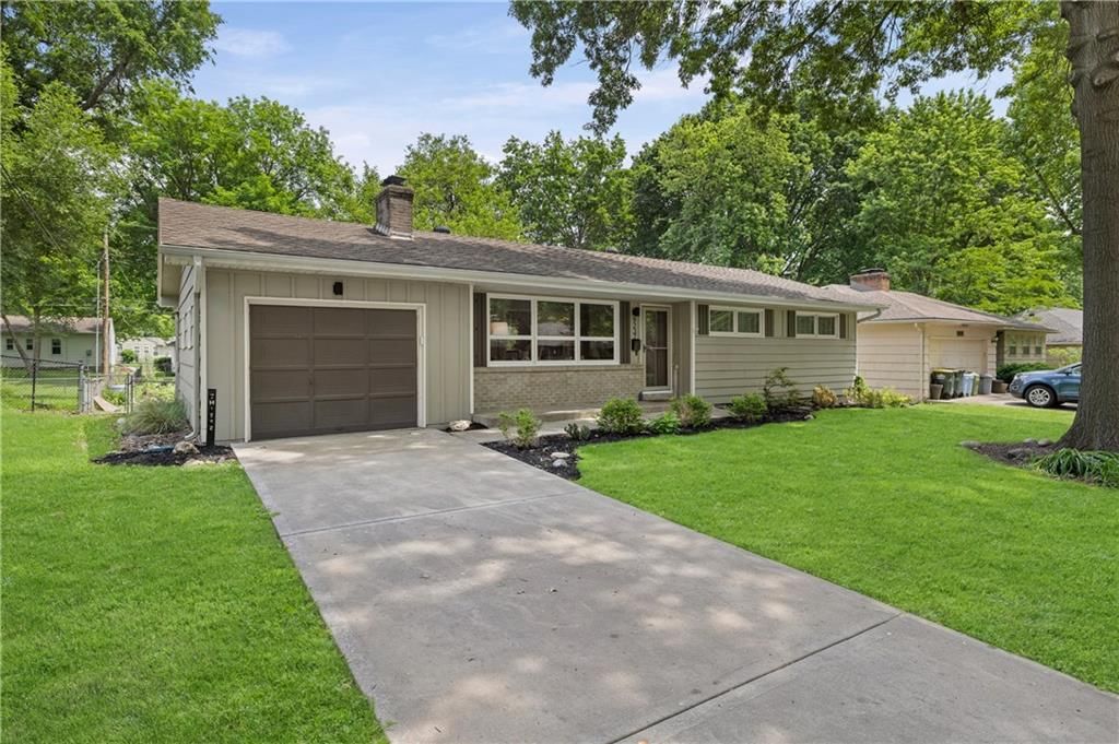 9237 Hardy Street — photo 3
