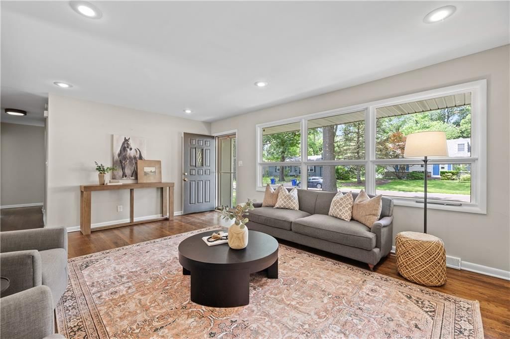 9237 Hardy Street — photo 6