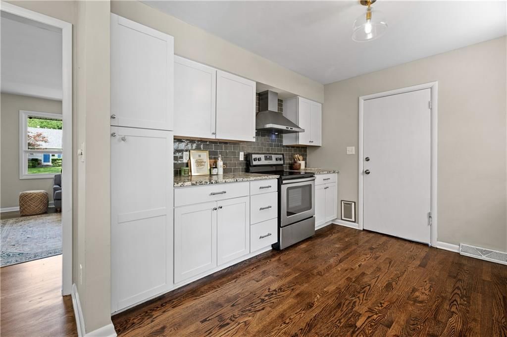 9237 Hardy Street — photo 13