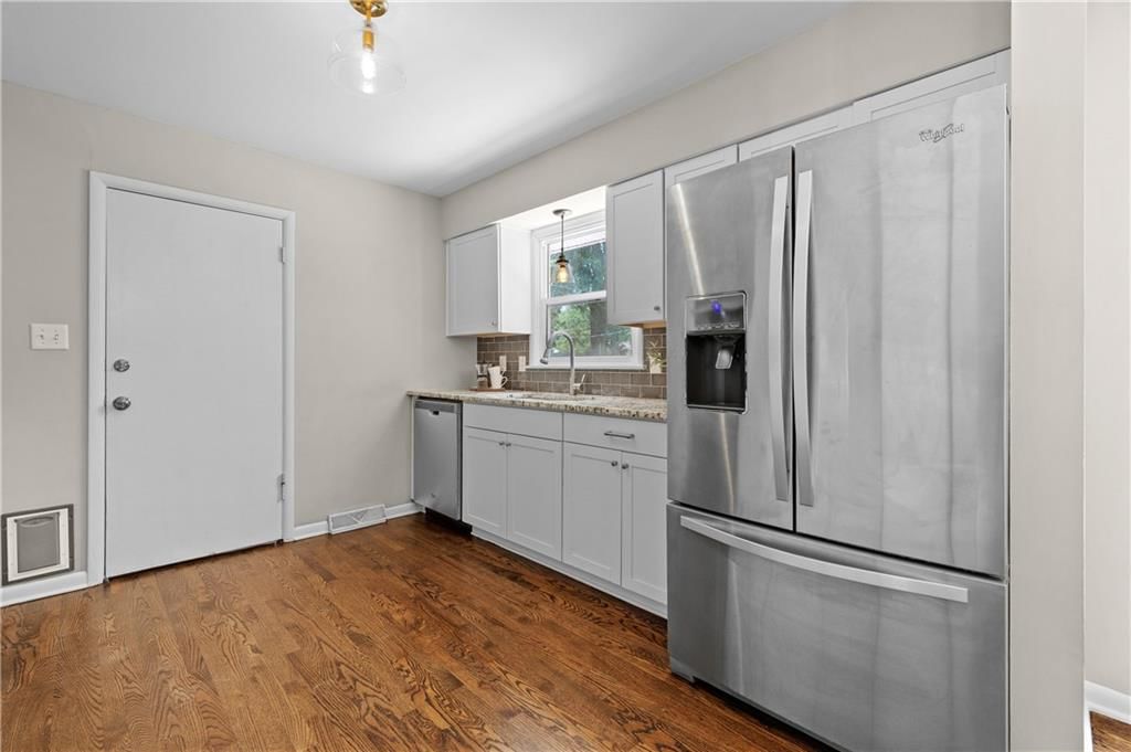 9237 Hardy Street — photo 14