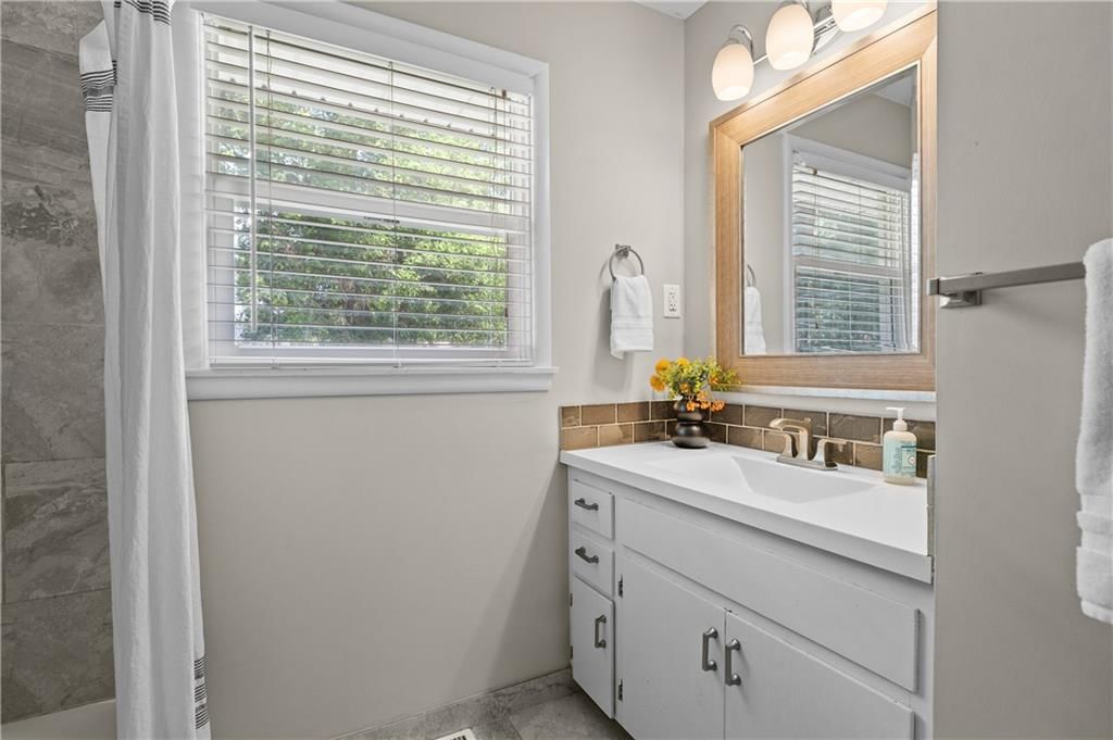 9237 Hardy Street — photo 24