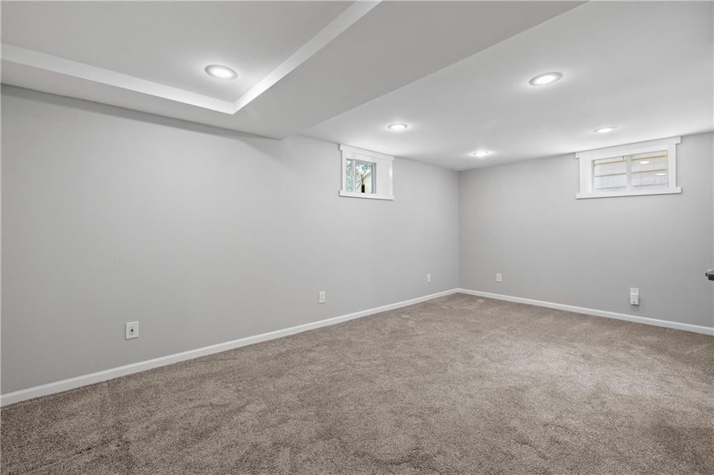 9237 Hardy Street — photo 26
