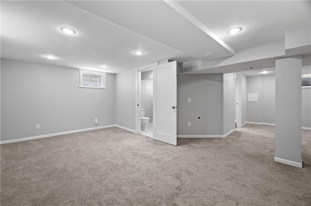9237 Hardy Street — photo 27