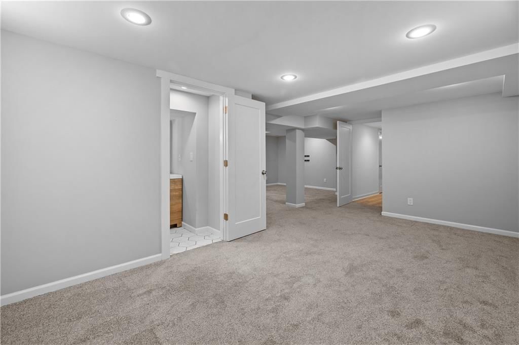 9237 Hardy Street — photo 28