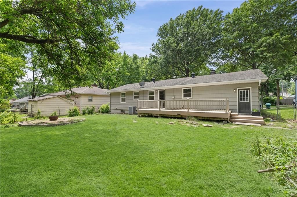 9237 Hardy Street — photo 39