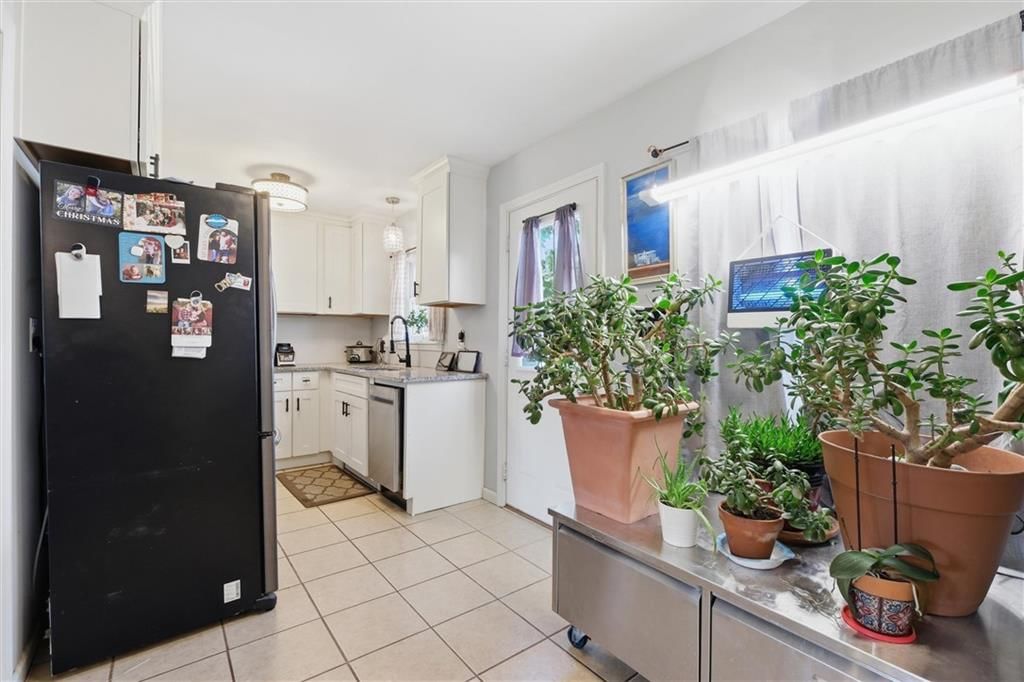 2426 S 51st Court — photo 8
