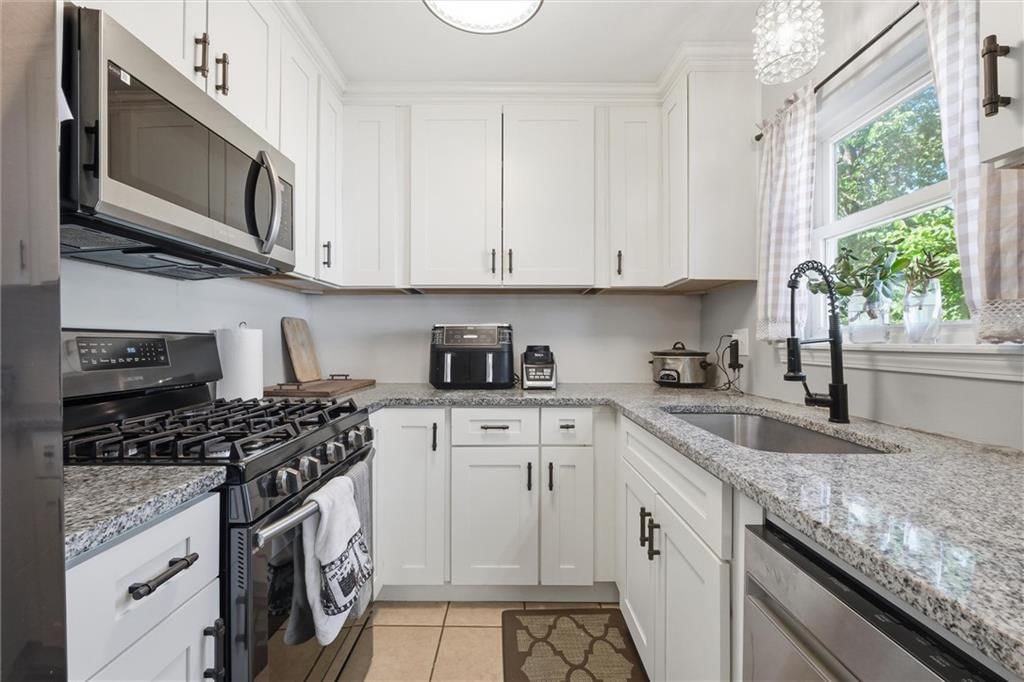 2426 S 51st Court — photo 9
