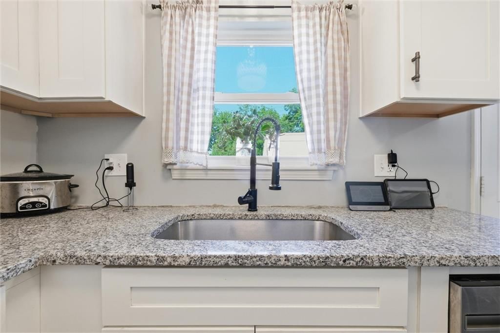2426 S 51st Court — photo 11
