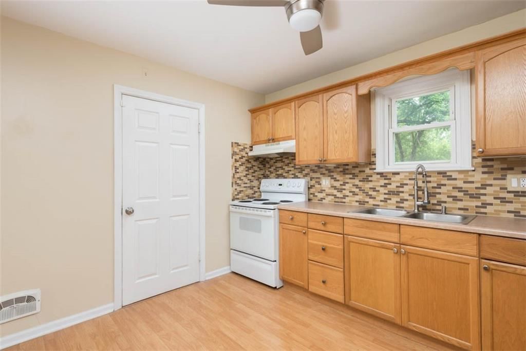 8357 Locust Street — photo 8