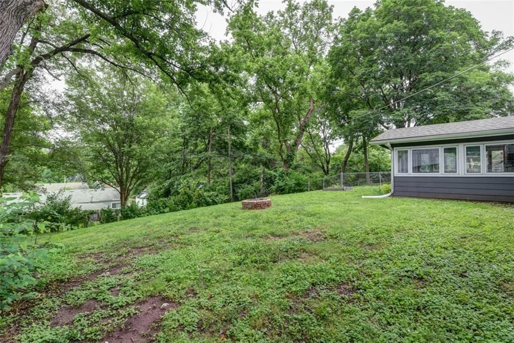 8357 Locust Street — photo 24