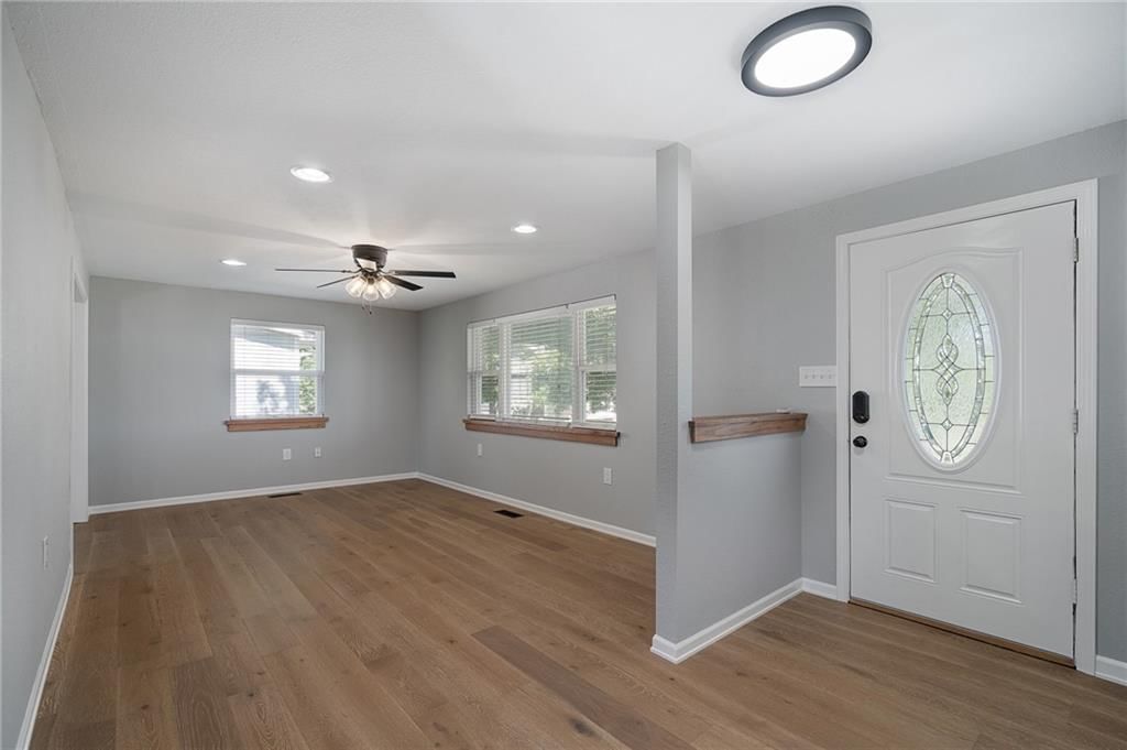 1719 Karlton Way — photo 3
