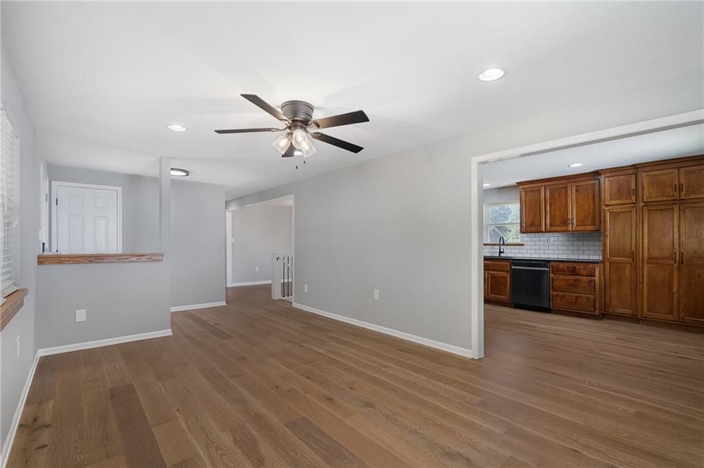 1719 Karlton Way — photo 5