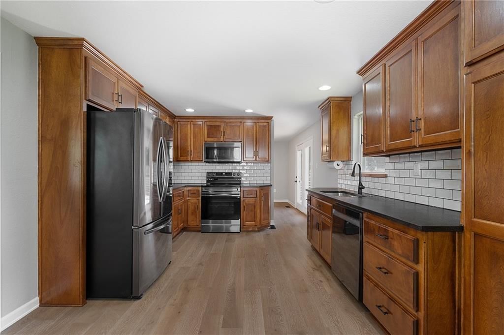 1719 Karlton Way — photo 7