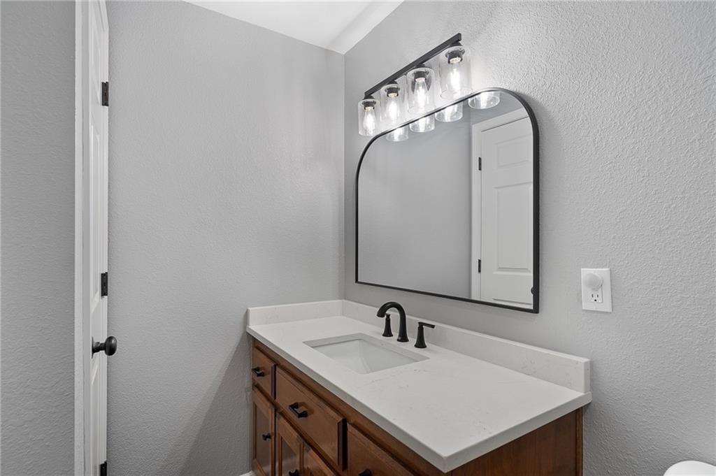1719 Karlton Way — photo 17