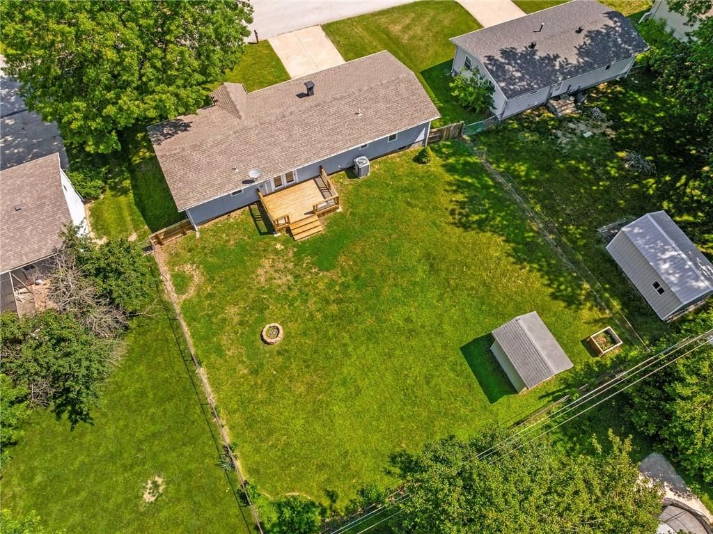 1719 Karlton Way — photo 33