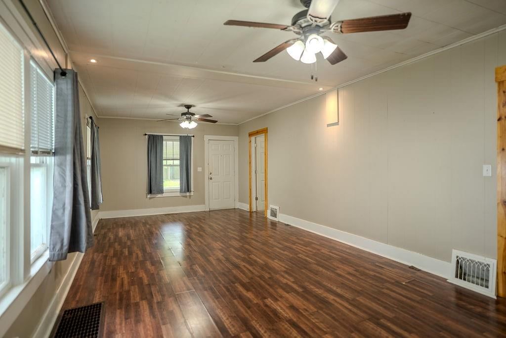 1205 E 6th Street — photo 7