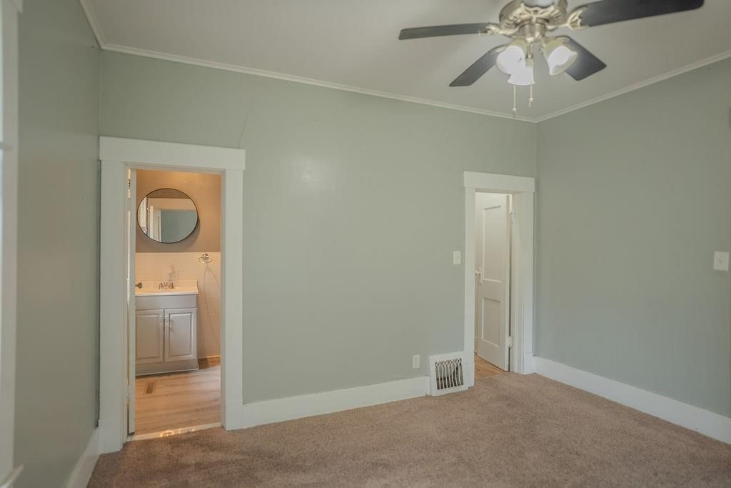 1205 E 6th Street — photo 9
