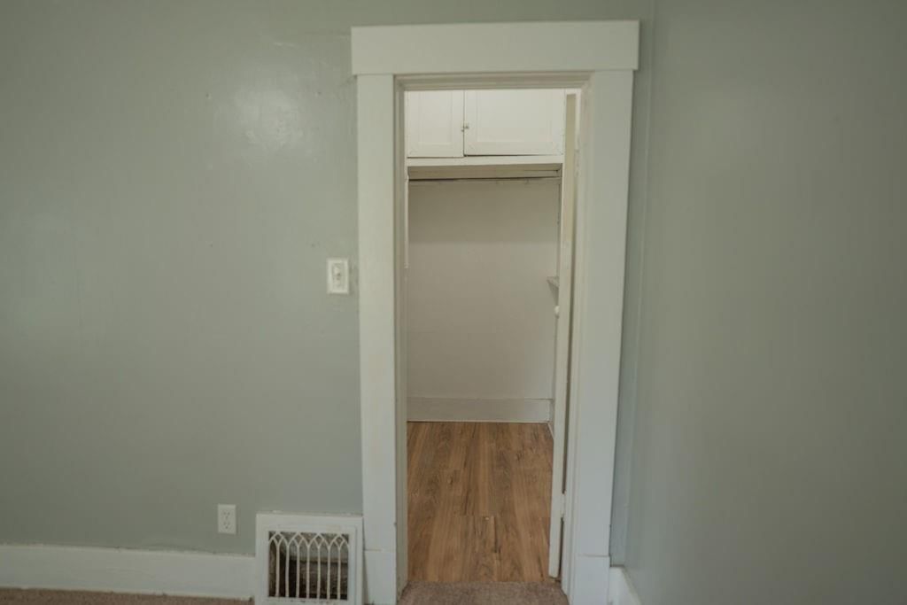 1205 E 6th Street — photo 10