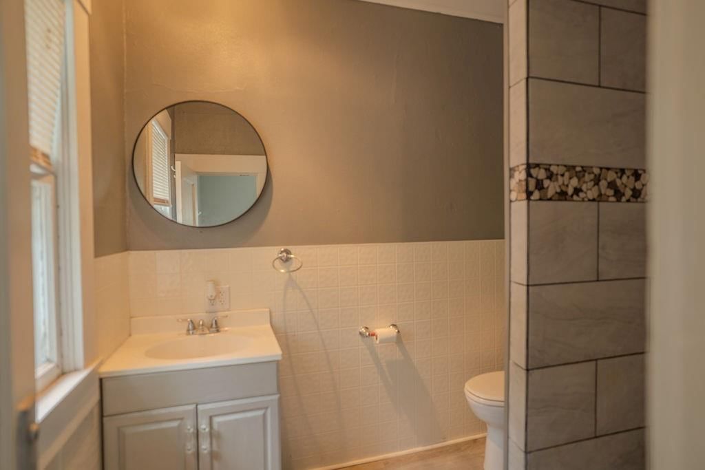 1205 E 6th Street — photo 12