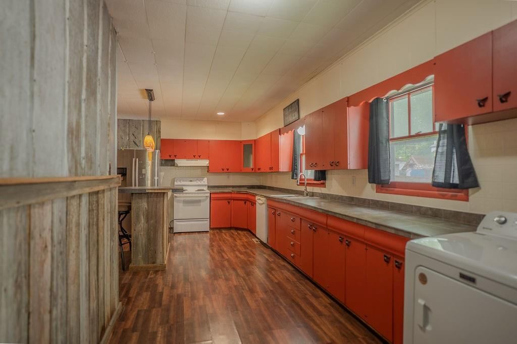 1205 E 6th Street — photo 18