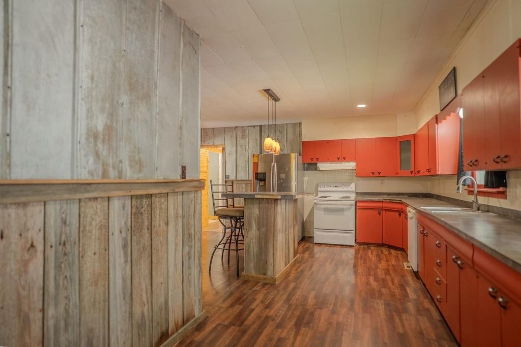 1205 E 6th Street — photo 19