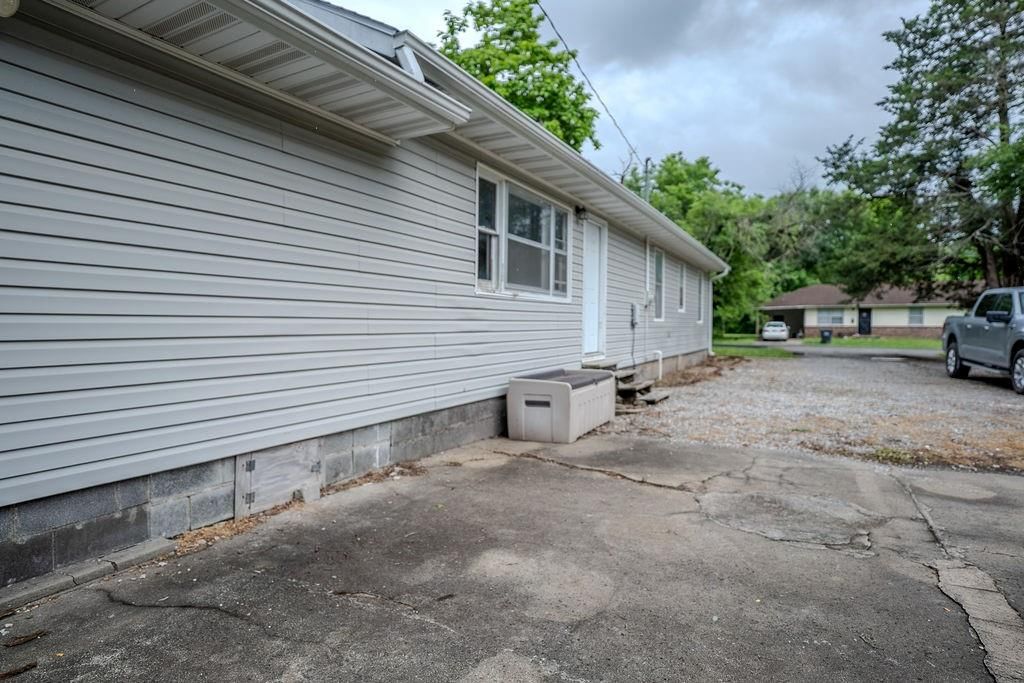 1205 E 6th Street — photo 37