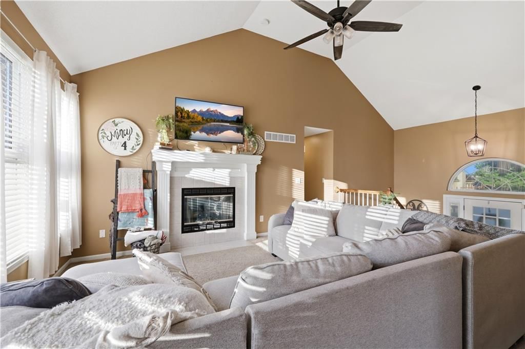2304 NE SUMMERFIELD Drive — photo 8
