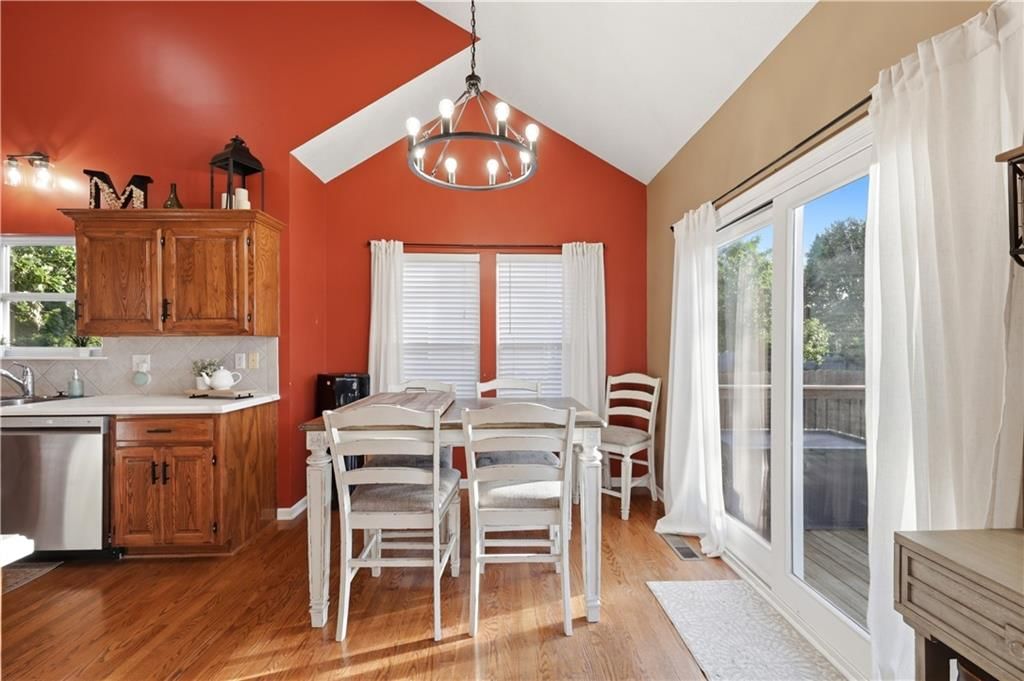 2304 NE SUMMERFIELD Drive — photo 9
