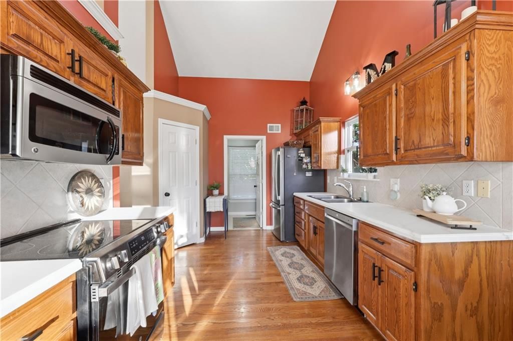 2304 NE SUMMERFIELD Drive — photo 11