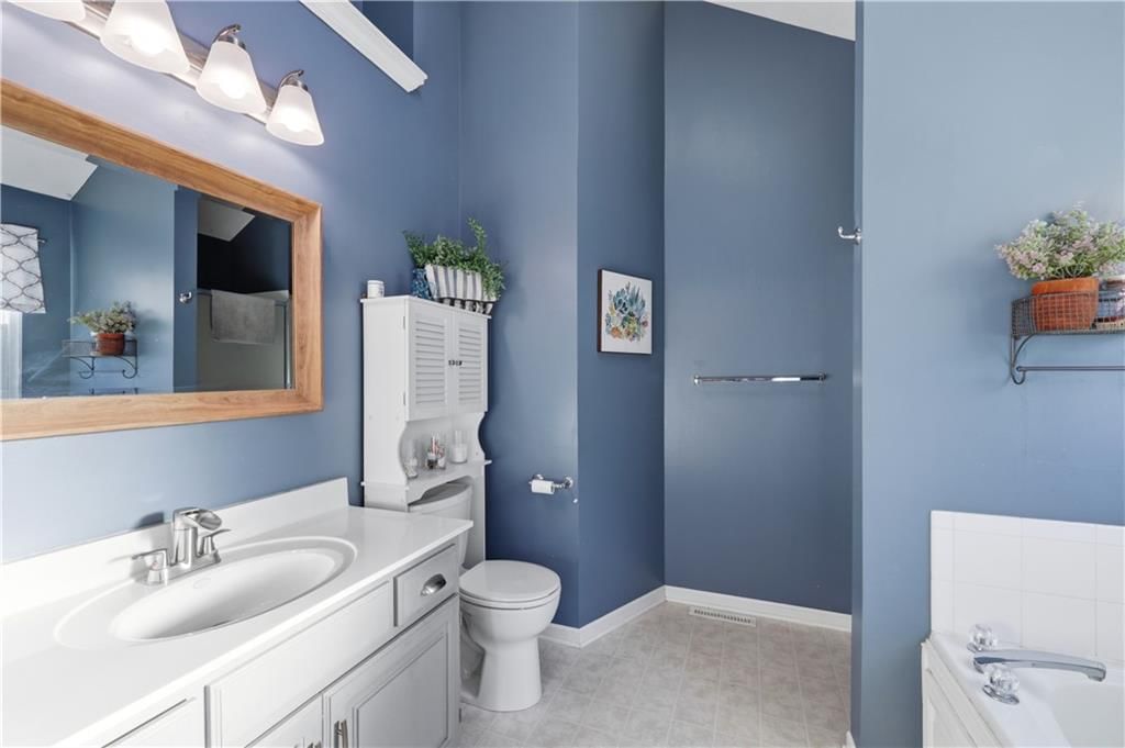 2304 NE SUMMERFIELD Drive — photo 15
