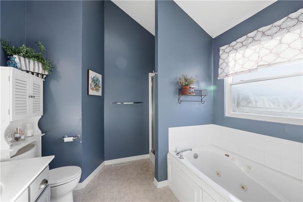 2304 NE SUMMERFIELD Drive — photo 16