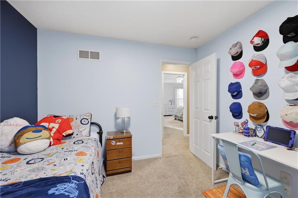 2304 NE SUMMERFIELD Drive — photo 20