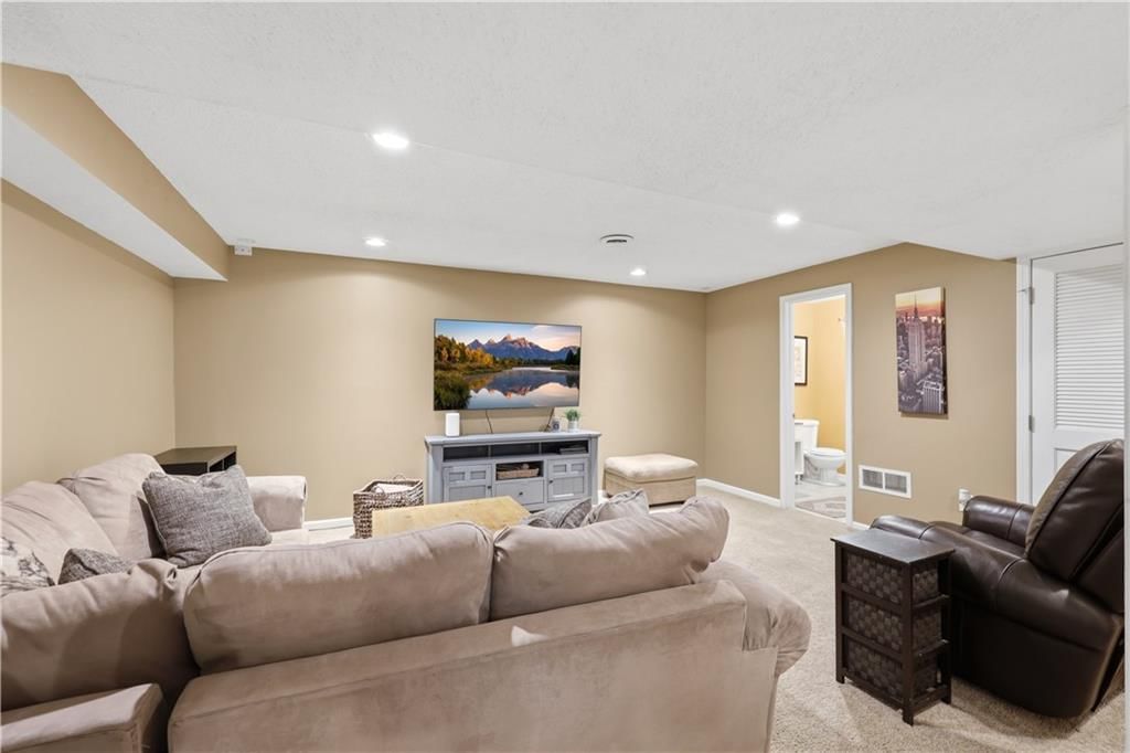 2304 NE SUMMERFIELD Drive — photo 21