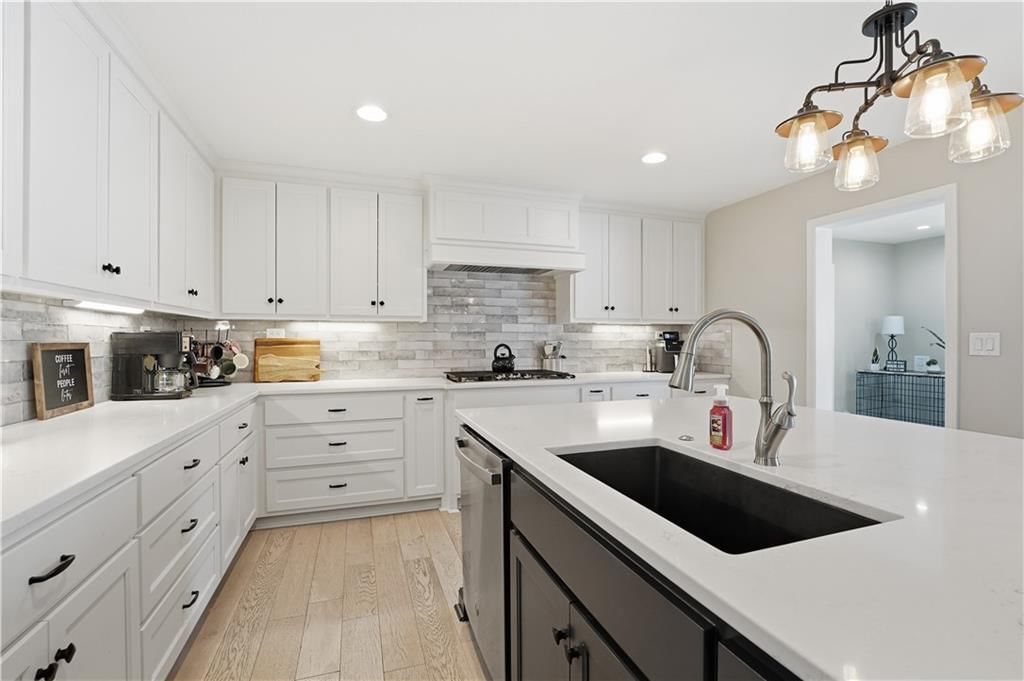 850 NW Valley Lane — photo 15