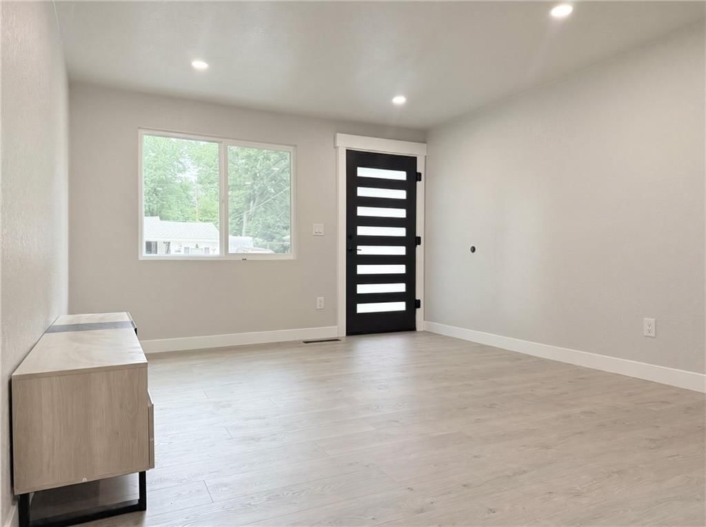 2418 W 3rd Street — photo 3