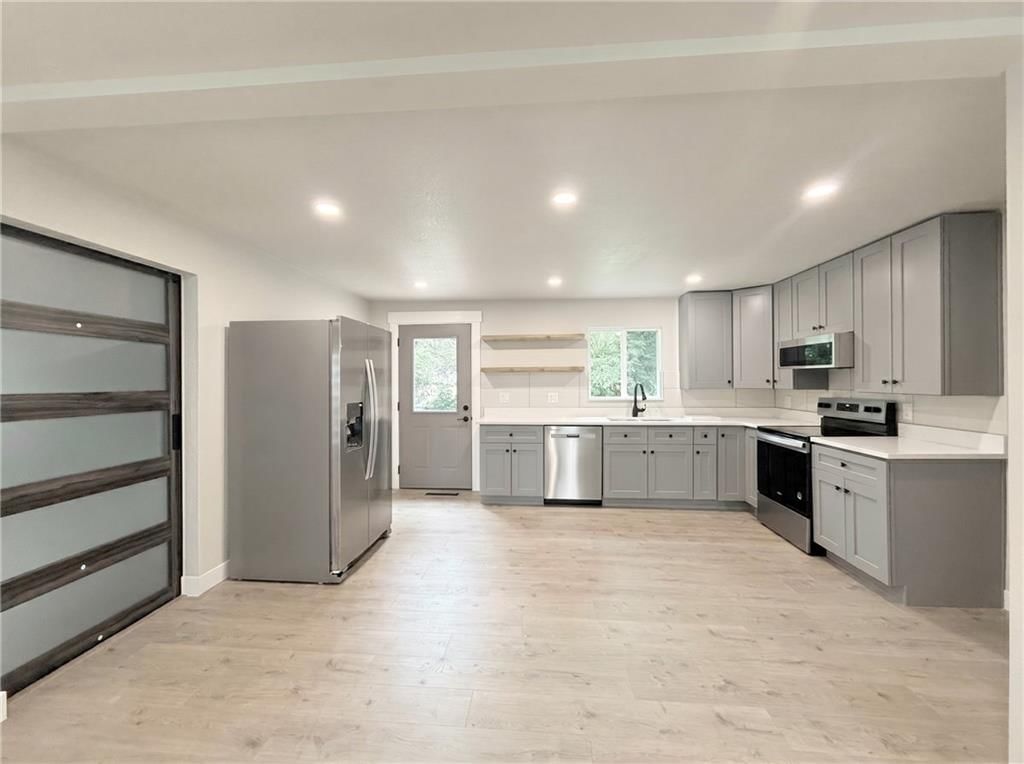 2418 W 3rd Street — photo 5