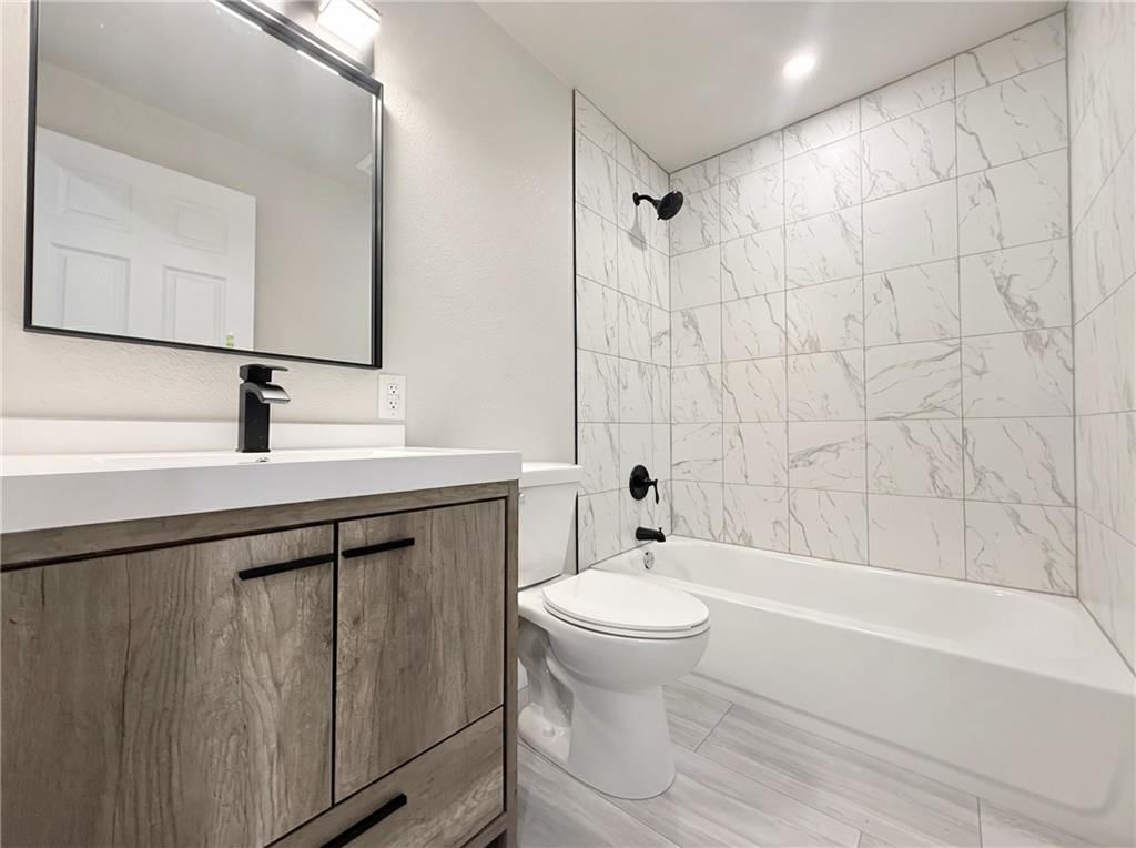2418 W 3rd Street — photo 13