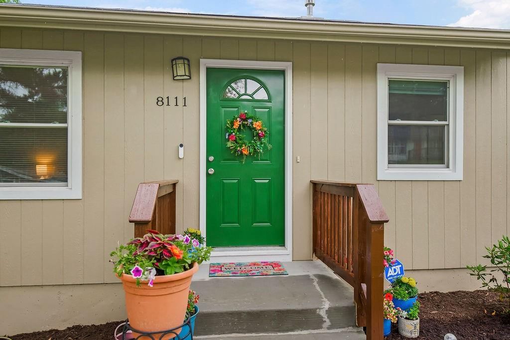8111 Elizabeth Avenue — photo 2